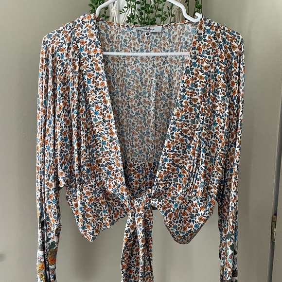 Mura Boutique Soleil Top in Multi Floral - Picture 7 of 14
